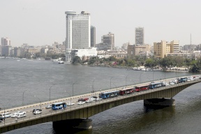 مصر.. توقيف مسؤول كبير بوزارة الصحة يروج المخدرات عبر "فيسبوك"