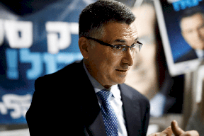 وزير إسرائيلي يُهدد بشن اجتياح بري شامل على قطاع غزة