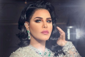 ابنة أحلام تخطف الأنظار بـ"إطلالة صارخة" في أول ظهور لها (شاهد)