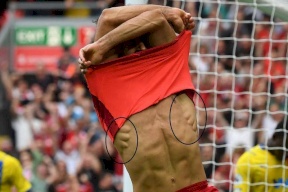 "ليست فوتوشوب".. حقيقة عضلة محمد صلاح التي أثارت الحيرة! (شاهد)