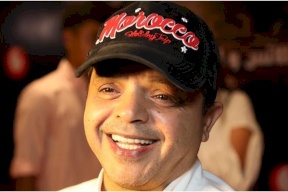 نجاة محمد هنيدي وأسرته من حريق بمنزلهم.. والفنان يوثق آثار الحادثة