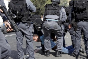 شرطة الاحتلال تعتقل 11 عاملا فلسطينيا