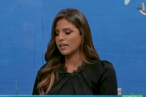 مذيعة مصرية تبدل ملابسها بعد إعلان وفاة المشير طنطاوي (شاهد)