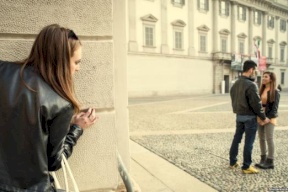 مصرية تكشف عن تفاصيل مؤلمة: زوجي ارتبط بي ليصل إلى صديقتي!