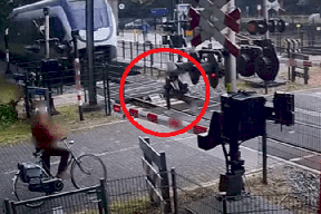 بالفيديو.. فتاة تنجو بأعجوبة من حادث دهس قطار سريع