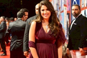 شاهد| الفنانة ياسمين عبد العزيز تنشر أول صورة لها خلال علاجها في سويسرا