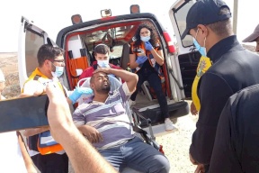 إصابة راعي أغنام بجروح إثر اعتداء مستوطنين عليه بمسافر يطا