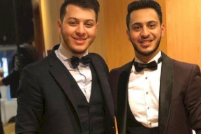 مشادات كلامية بين معتصم مقداد وشقيقه الوليد بسبب زوجته ووالدهما يتدخل (فيديو)