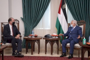 الرئيس عباس لرئيس البنك الدولي: ملتزمون ببناء المؤسسات وفق سيادة القانون