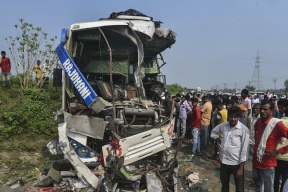 الهند.. 12 قتيلا في حادث انحراف حافلة