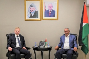 الشيخ يبحث مع المبعوث الأوروبي لعملية السلام المستجدات السياسية
