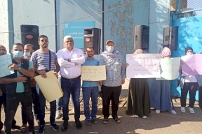"ثورة لقمة عيش".. اعتصام للمعلمين الفلسطينيين أمام مقر أونروا في بيروت