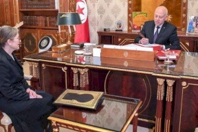 أعضاء الحكومة التونسية الجديدة يؤدون القسم أمام الرئيس قيس سعيد
