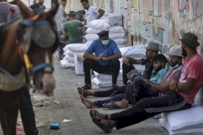 "يديعوت": حوالي 6000 تاجر وعامل من غزة دخلوا إسرائيل