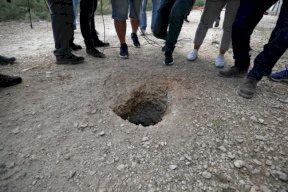 تفاصيل جديدة حول عملية "نفق الحرية".. أحد الاسرى أُغلق الرخام عليه وصرخ قائلاً: لا أستطيع التنفس