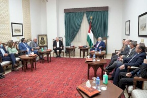 أول تعليق من الرئيس عباس على القرار الإسرائيلي ضد مؤسسات فلسطينية