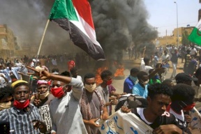 احتجاجات السودان.. 3 قتلى و80 مصابا وانسحاب أطباء من مستشفيات
