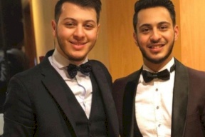 الوليد مقداد وشقيقه بصورة لافتة..هل تغيّر لقبهما؟