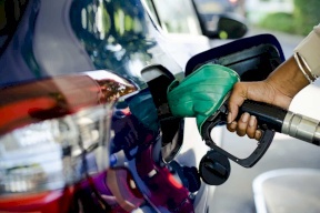 محطات الوقود تشل سيارات الحكومة "المدنية والعسكرية"!