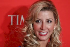 فيديو يحصد ملايين المشاهدات.. هدية خاصة من رئيسة شركة لموظفيها دفعت بعضهم للبكاء