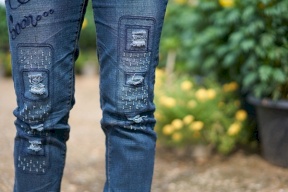 جامعة سعودية تصدر بيانا بشأن منع البنطال!