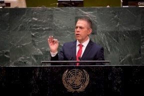 "أردان" يُمزق تقريراً حقوقياً يدين "اسرائيل" 