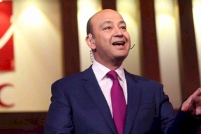 عمرو أديب يهاجم جورج قرداحي بكلمات حادة