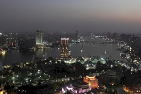 فتاة وخطيبها يقتلان والدها بطريقة مروعة!