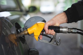 رغم الارتفاع العالمي- كيف ثبتت فلسطين أسعار المحروقات؟