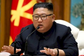 كيم جونغ أون يُفاجئ الجمهور بمظهره الجديد (صورة)