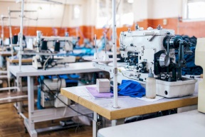 ماتت "قهراً" بسبب مديرها.. وفاة خياطة تفجر غضباً في الأردن!