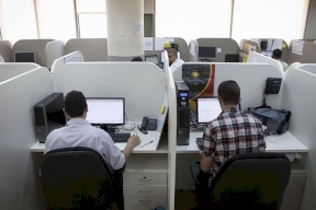 خطة إسرائيلية لتوظيف عمال فلسطينيين في مجال التكنولوجيا 