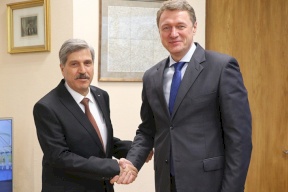 السفير عريقات يلتقي بنائب وزير الخارجية البيلاروسي