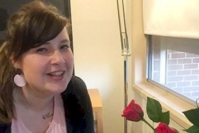 رضيع يتعرض لكارثة بسبب إهمال والدته: فقد بصره داخل سيارتها