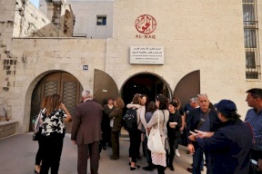 نيويورك تايمز: إسرائيل تحاول إسكات منظمات العمل المدني للتغطية على جرائمها 