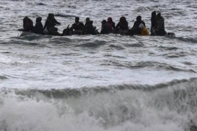 "الخارجية" تكشف مصير 11 فلسطينيا كانوا على متن زورق غرق قبالة سواحل اليونان