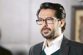 ميلاد يوسف يخضع لعمليات تجميل .. شاهدوا كيف أصبح شكله!