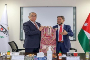 الأردن يُشيد بالتطور بمكافحة الفساد في فلسطين