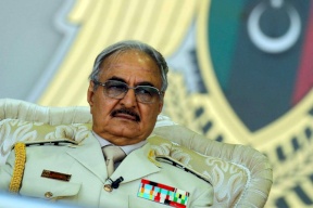 تقرير يكشف: حفتر تعهد بالتطبيع مع إسرائيل حال انتخابه رئيسا لليبيا