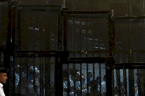 حبس امرأة وعشيقها بتهمة "دفن الزوج حيا" في مصر!!