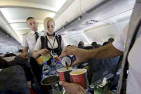 مضيف جوي يكشف عن أغرب سؤال طرح عليه أثناء عمله