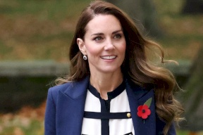 كيت ميدلتون تنسى حقيبتها مفتوحة.. وتثير ضجة كبيرة