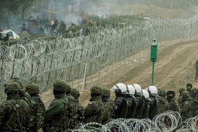 آخر مستجدات أزمة المهاجرين على الحدود البيلاروسية - البولندية