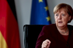 ميركل: سيكون من المدمر لأوروبا أن تنفصل تماما عن الصين