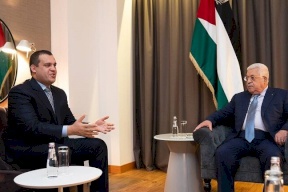 هدايا للملاكمين الفلسطينيين خلال زيارة الرئيس عباس لروسيا