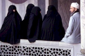 أستاذ فقه أزهري: من قال إن تعدد الزوجات سنّة فهو كاذب