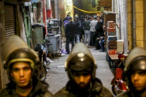 مصر.. طبيب يقتل ابنه ويطعن زوجته