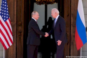 الكرملين: العمل جار لترتيب لقاء عبر الفيديو بين بوتين وبايدن