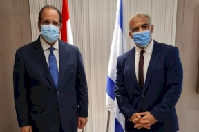 لابيد يصل القاهرة اليوم.. وزيارة مرتقبة لعباس كامل إلى اسرائيل