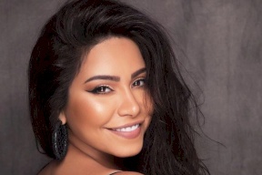 صورة| شيرين تحلق شعرها تماما.. وتعلق: أصبحت عزباء